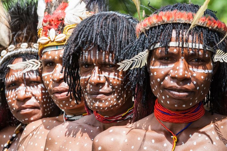 Suku Papua Dan Kekayaan Seni Tradisional Yang Jarang Diketahui