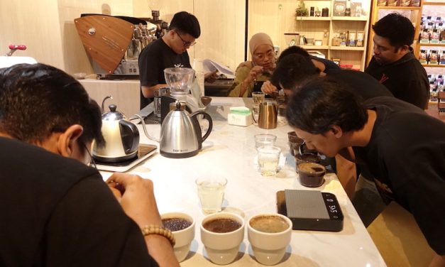 Kelas Barista: Keterampilan Menyiapkan Berbagai Sajian Kopi