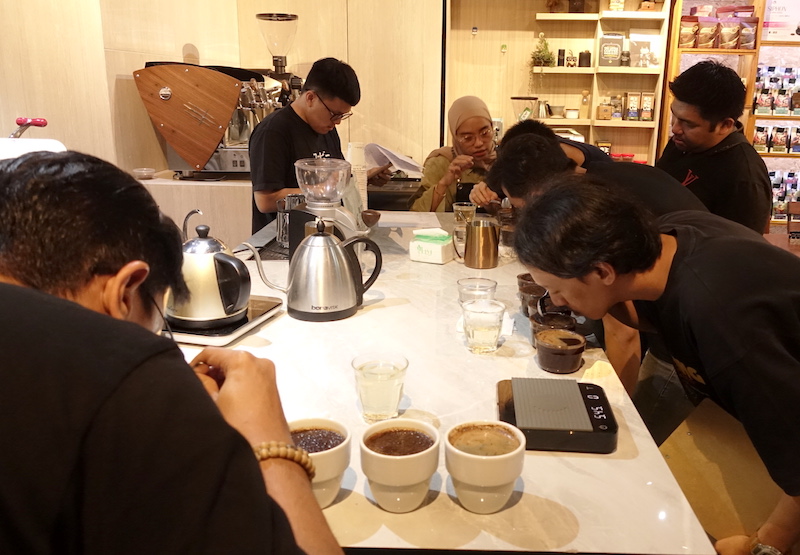 Kelas Barista: Keterampilan Menyiapkan Berbagai Sajian Kopi